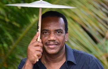 Portrait de Dominique Bougrainville, batteur martiniquais 