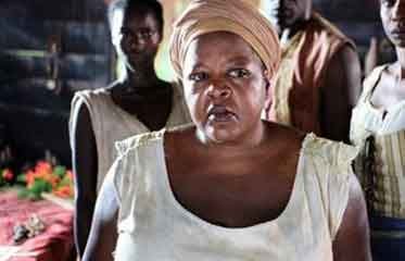 Portrait de Lucette Salibur, autrice et fondatrice du Théâtre du Flamboyant